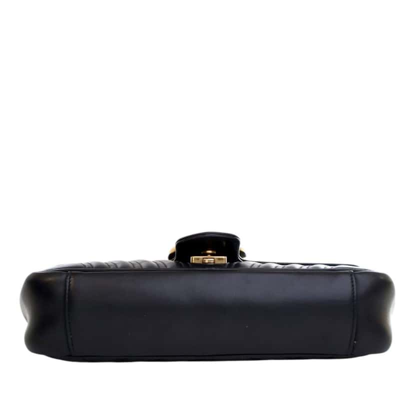 Gucci Medium GG Marmont Matelasse Leather Shoulder Bag Black Leather Good condition - Model View