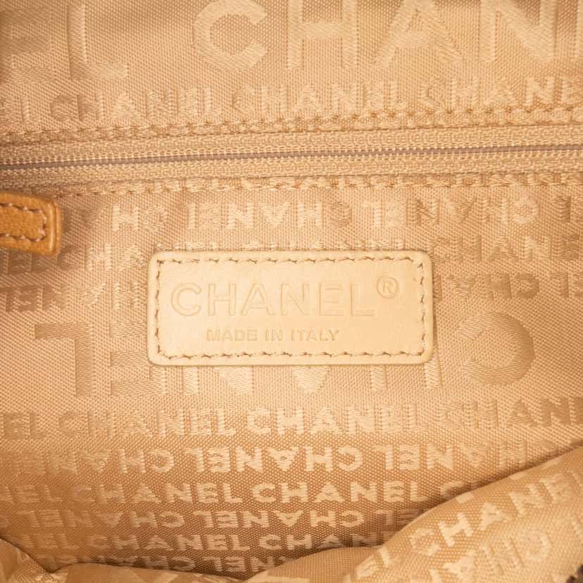 Chanel CC Suede Camellia Hobo Brown Leather Good condition - Box View