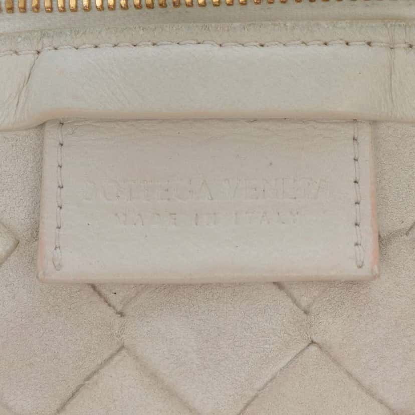 Bottega Veneta Small Lambskin Intrecciato Turn Pouch White Leather Good condition - Box View