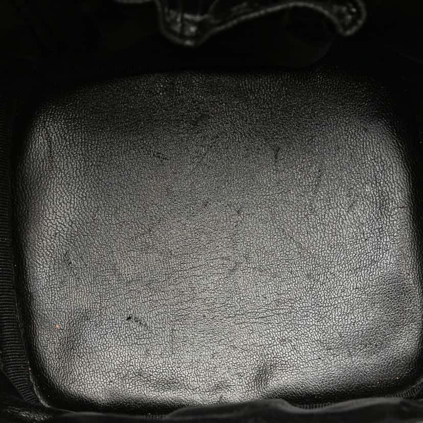 Chanel CC Caviar Vanity Bag Black Leather Good condition - Model View