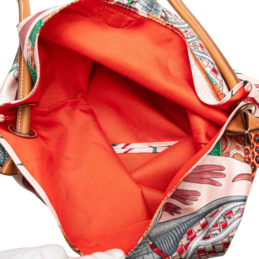 Hermès Silk La Marche Du Zambeze Silky City 33 Pink Silk Good condition - Model View