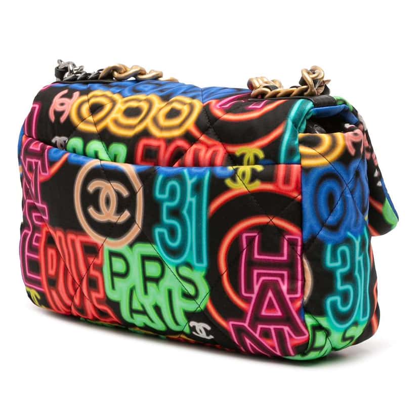 Chanel Medium Printed Nylon Graffiti 19 Flap Black Good condition - Back View