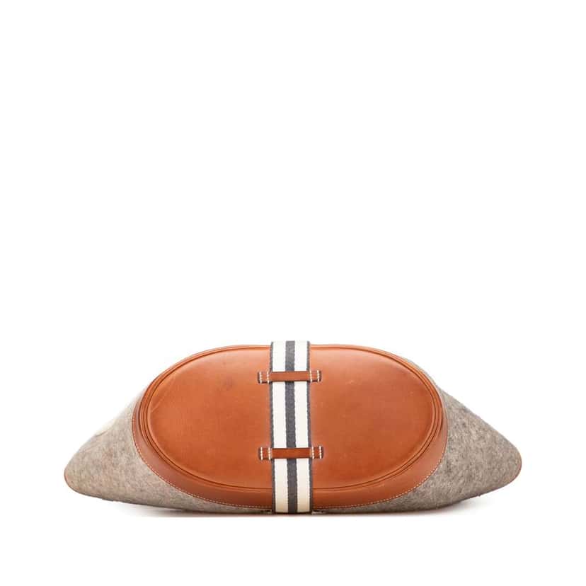 Hermès Felt Camails Bucket Bag Grey Wool Good condition - Inside View