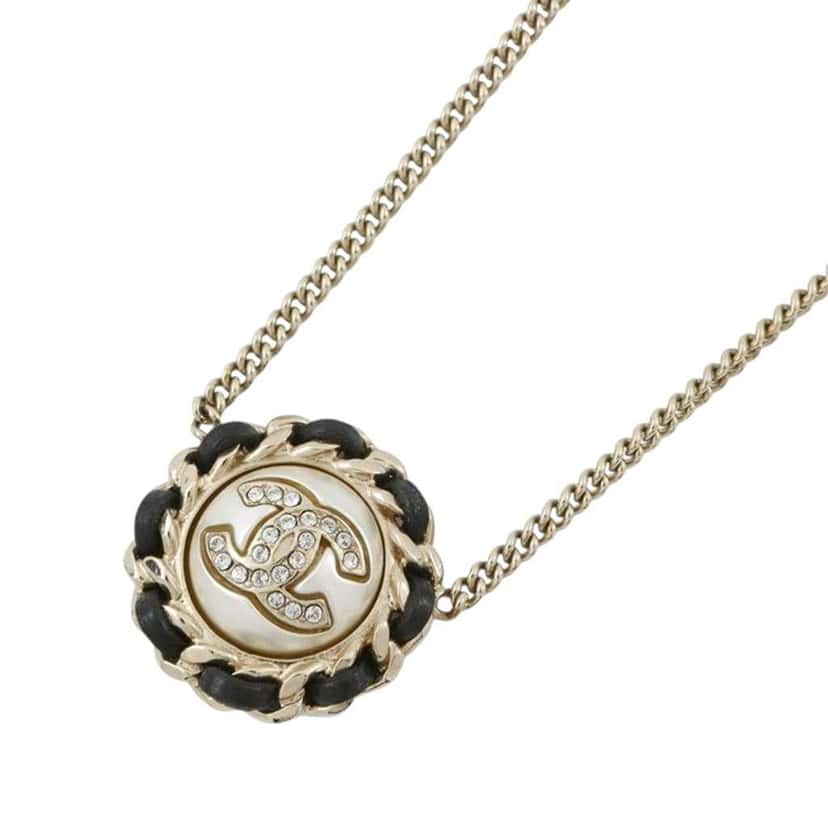 Chanel Gold Plated Faux Pearl CC Rhinestone Pendant Necklace Gold Metal Good condition - Front View