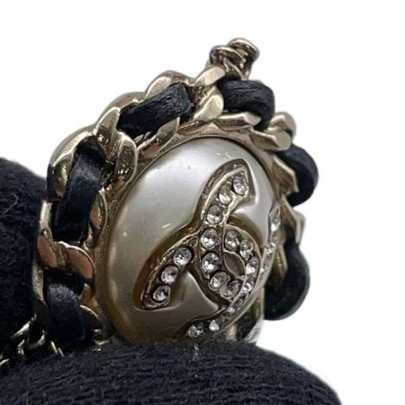 Chanel Gold Plated Faux Pearl CC Rhinestone Pendant Necklace Gold Metal Good condition - Box View