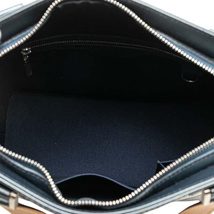 Louis Vuitton Monogram Mat Stockton Blue Leather Good condition - Model View