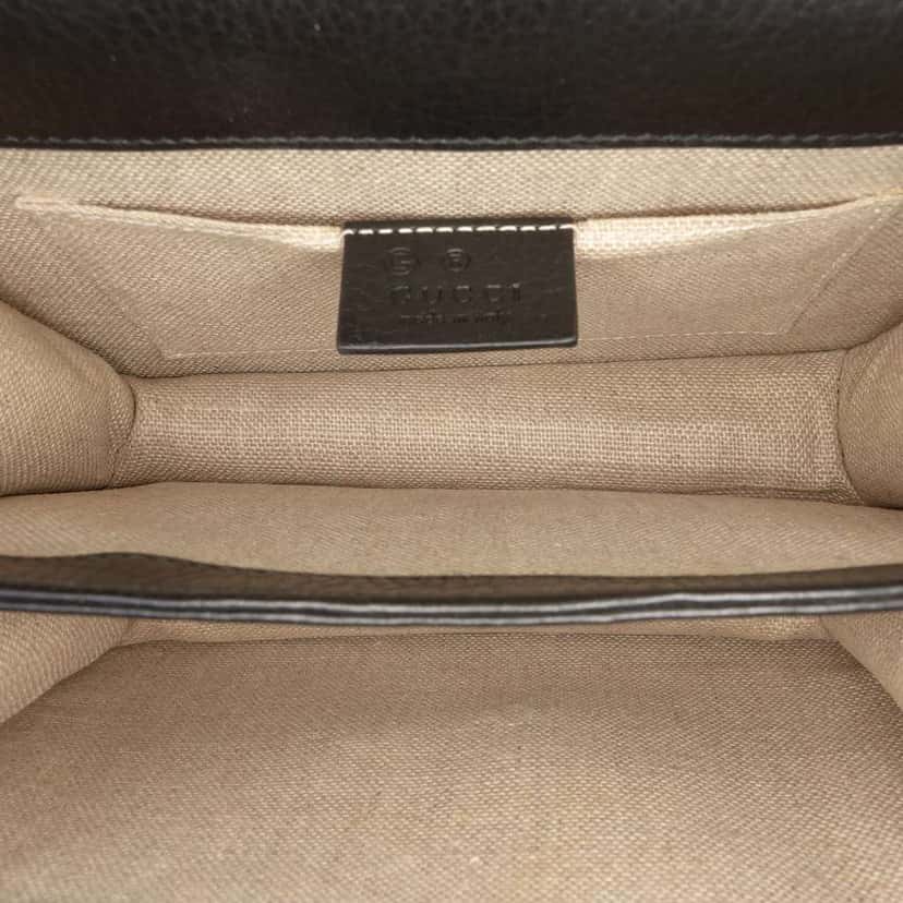 Gucci Small Dollar Calfskin Interlocking G Crossbody Black Leather Good condition - Model View