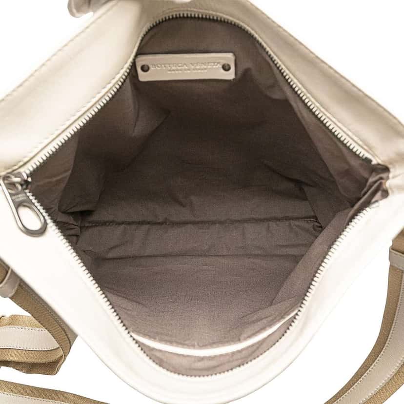 Bottega Veneta Nappa Intrecciato Crossbody White Leather Good condition - Model View