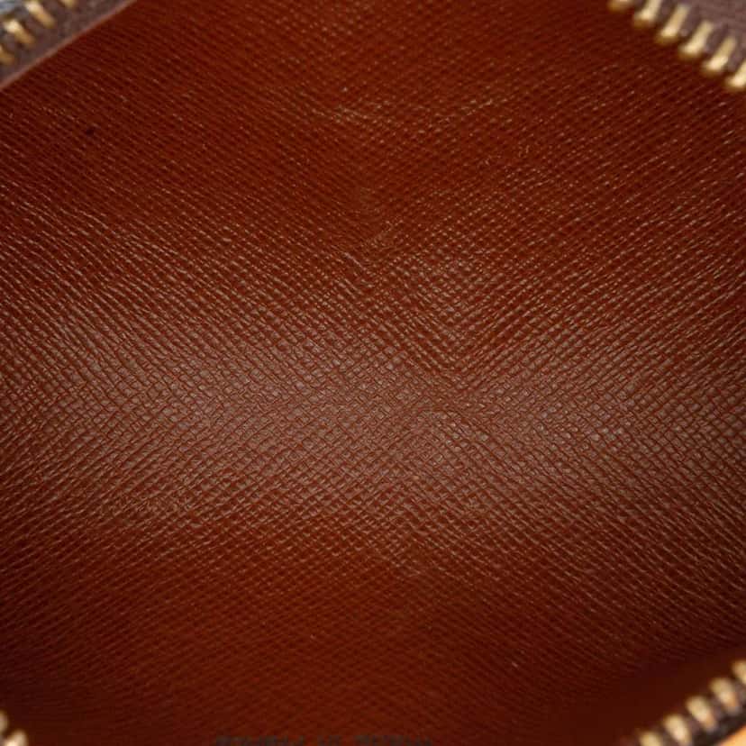 Louis Vuitton Monogram Papillon Pochette Brown Canvas Good condition - Model View