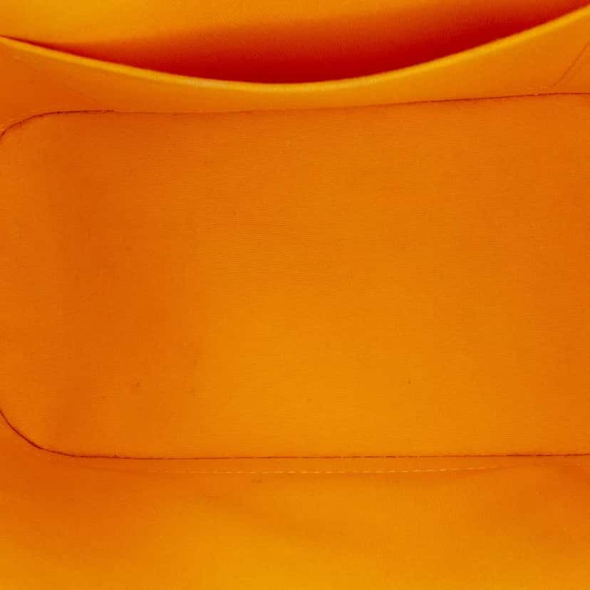 Louis Vuitton Monogram Vernis Alma BB Yellow Leather Good condition - Model View