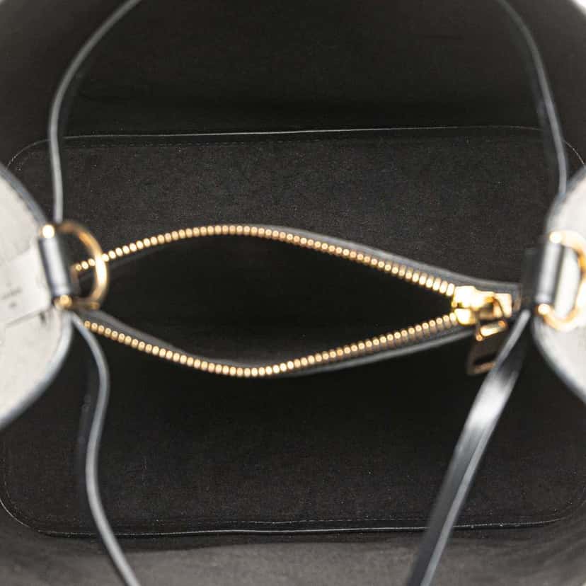 Louis Vuitton Epi Love Lock Neonoe Black Leather Good condition - Model View
