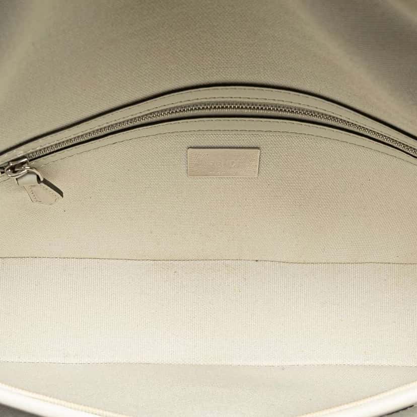 Fendi Zucca Embroidered Canvas Baguette Satchel White Canvas Good condition - Model View