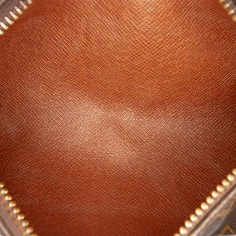 Louis Vuitton Monogram Papillon Pochette Brown Good condition - Model View