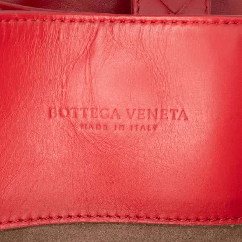 Bottega Veneta Small Nappa Intrecciato Roma Satchel Red Leather Good condition - Box View