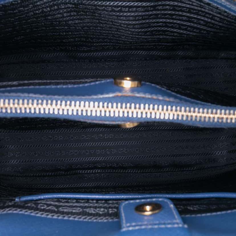 Prada Medium Saffiano Lux Galleria Satchel Blue Leather Good condition - Model View