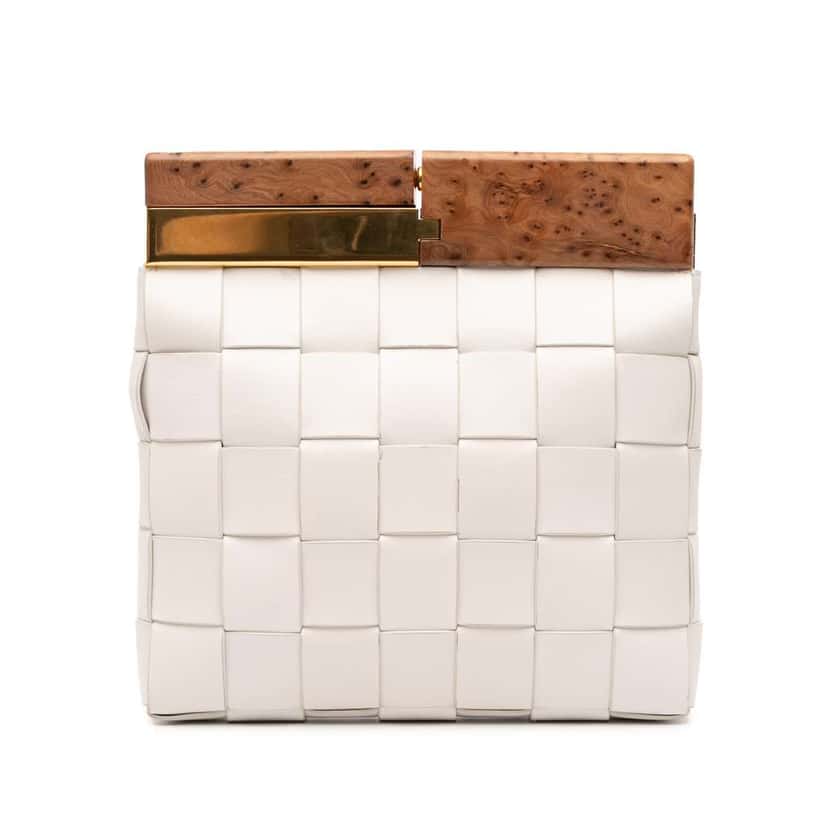 Bottega Veneta Lambskin Maxi Intrecciato The Snap Clutch White Leather Good condition - Front View