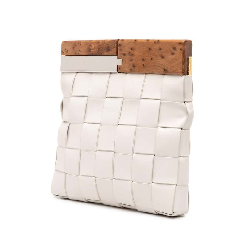 Bottega Veneta Lambskin Maxi Intrecciato The Snap Clutch White Leather Good condition - Back View