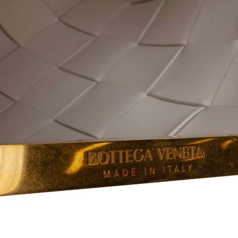 Bottega Veneta Lambskin Maxi Intrecciato The Snap Clutch White Leather Good condition - Box View