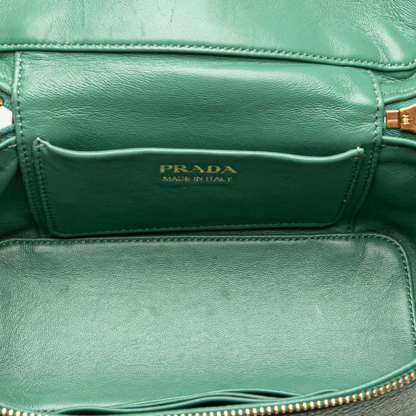 Prada Mini Vitello Daino Vanity Top Handle Bag Green Leather Good condition - Model View