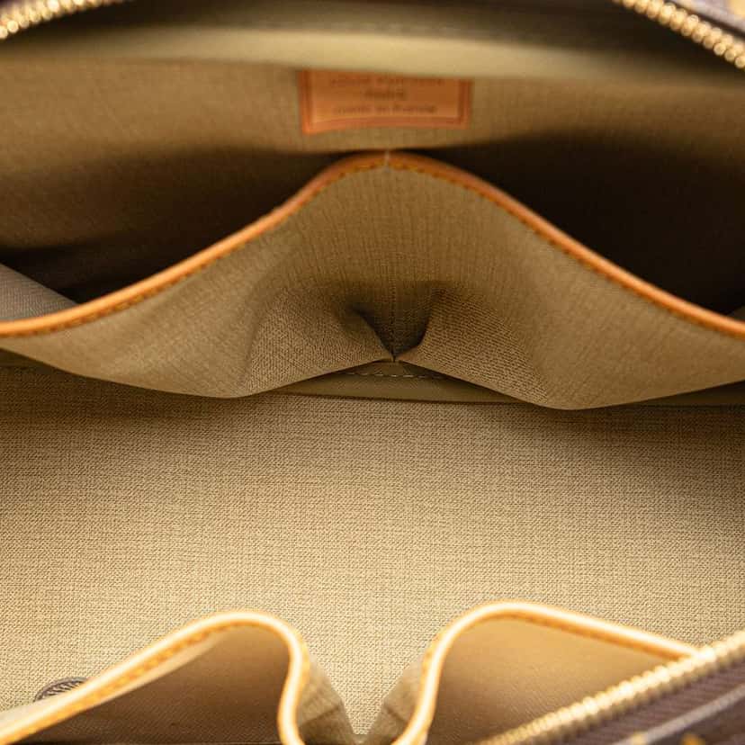 Louis Vuitton Monogram Deauville Brown Good condition - Model View
