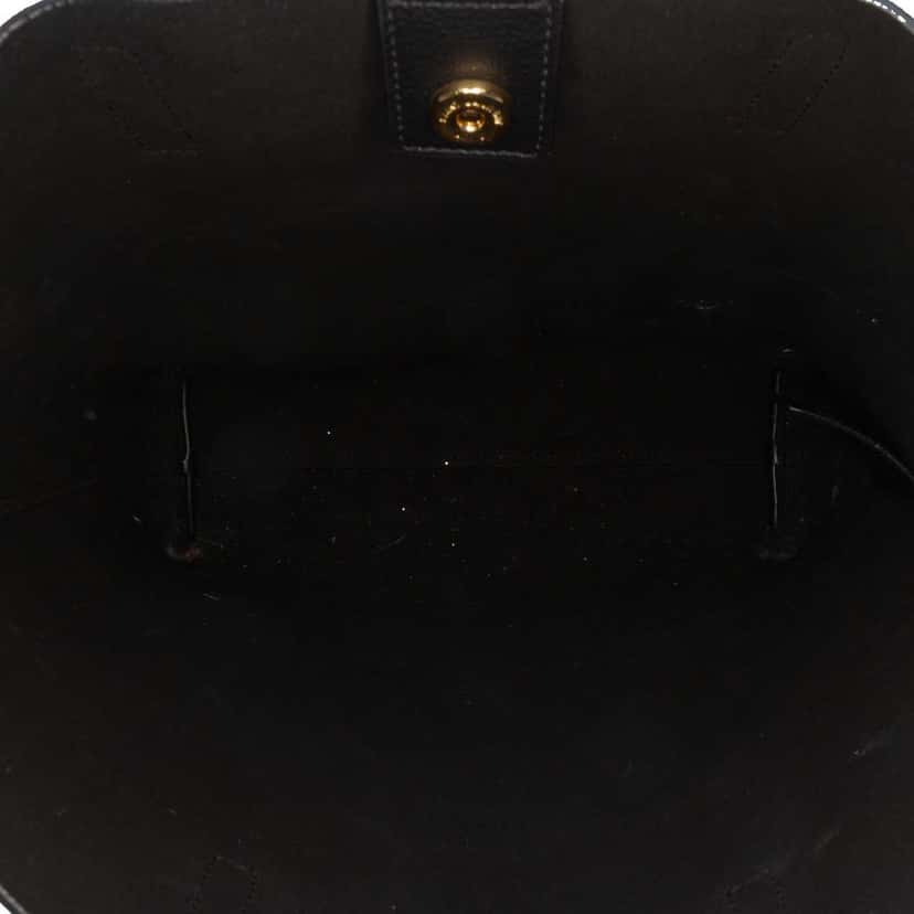 Saint Laurent Toy Leather North South Shopping Tote Black Leather Good condition - Model View
