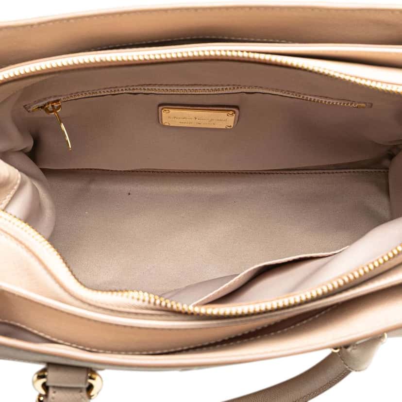 Salvatore Ferragamo Medium Leather Gancini Beky Satchel Brown Leather Good condition - Model View
