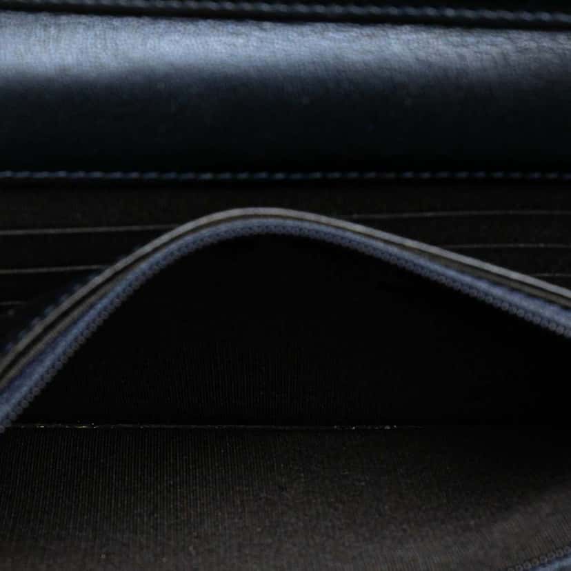 Chanel Calfskin Double Stitch Boy Wallet On Chain Blue Leather Good condition - Model View