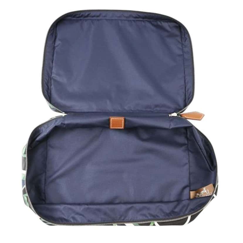 Hermès Travelsilk Housse de Voyage PM Black Silk Very good condition - Model View