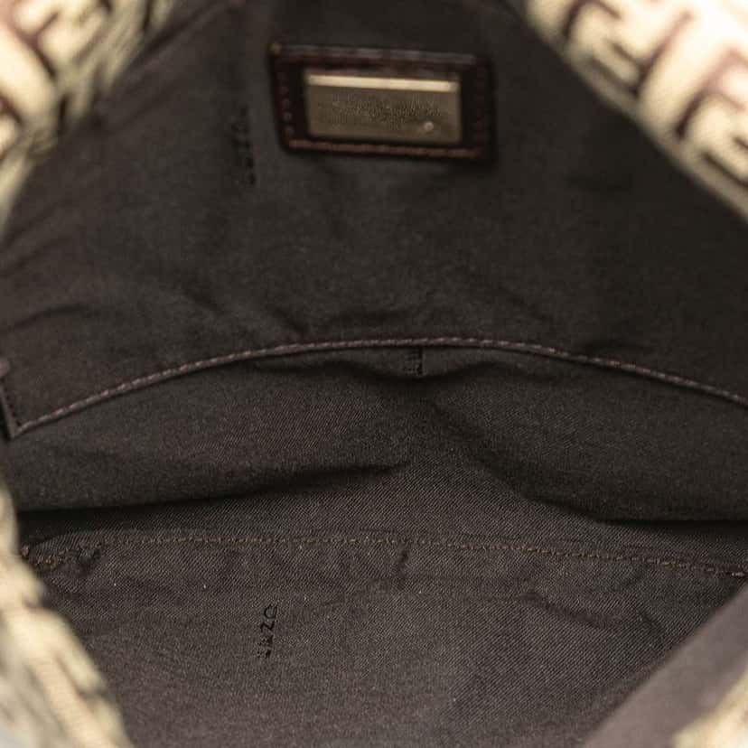 Fendi Zucchino Canvas Crossbody Brown Canvas Good condition - Model View