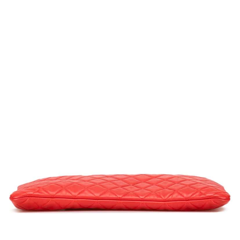 Chanel Large Quilted Lambskin O Case Clutch Red Leather Good condition - Inside View