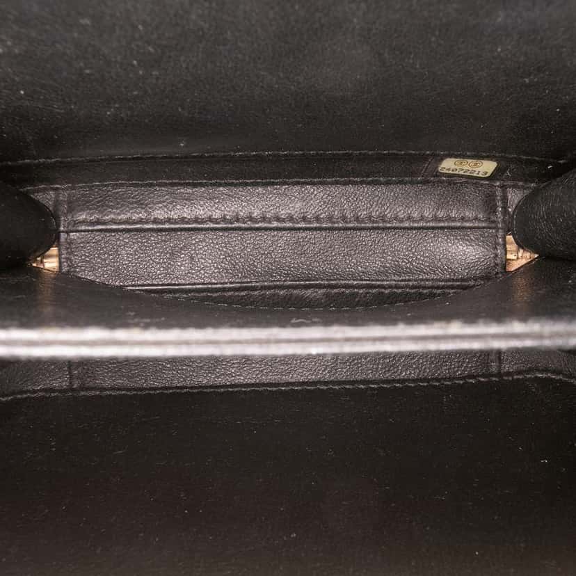 Chanel Small Caviar CC Filigree Vanity Case Brown Leather Good condition - Model View