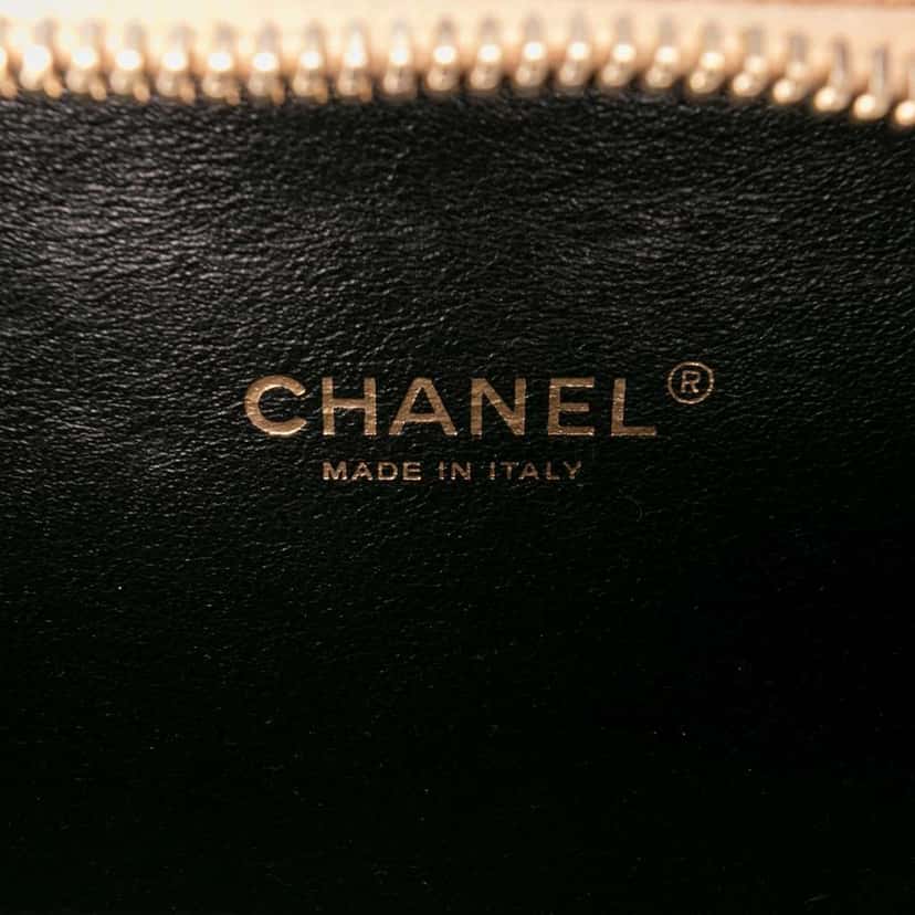 Chanel Small Caviar CC Filigree Vanity Case Brown Leather Good condition - Box View