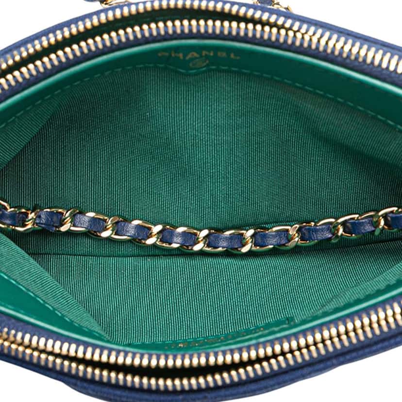 Chanel CC Quilted Jersey Double Zip Wallet on Chain Blue Cotton Good condition - Model View