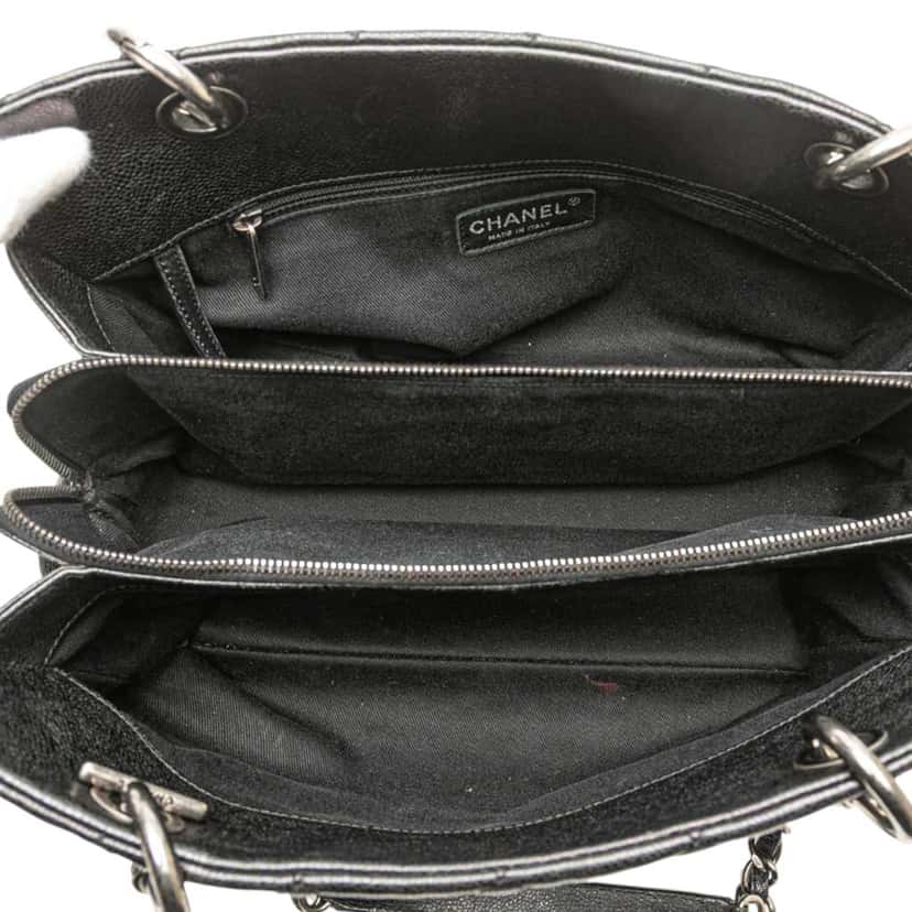 Chanel Quilted Iridescent Caviar Chic Shopping Tote Black Leather Good condition - Model View