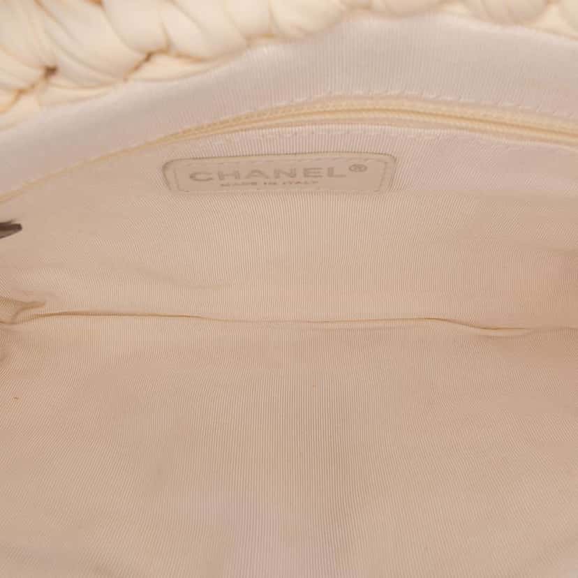 Chanel Neoprene Fancy Crochet Flap White Polyester Very good condition - Model View