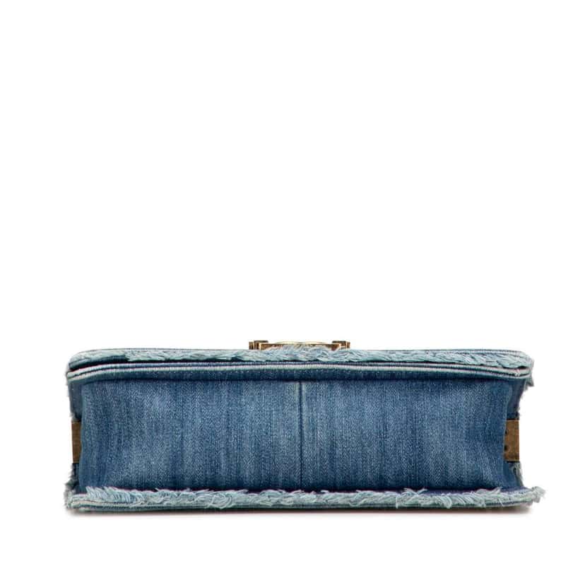 Chanel Old Medium Denim Patchwork Boy Bag Blue Denim Good condition - Inside View