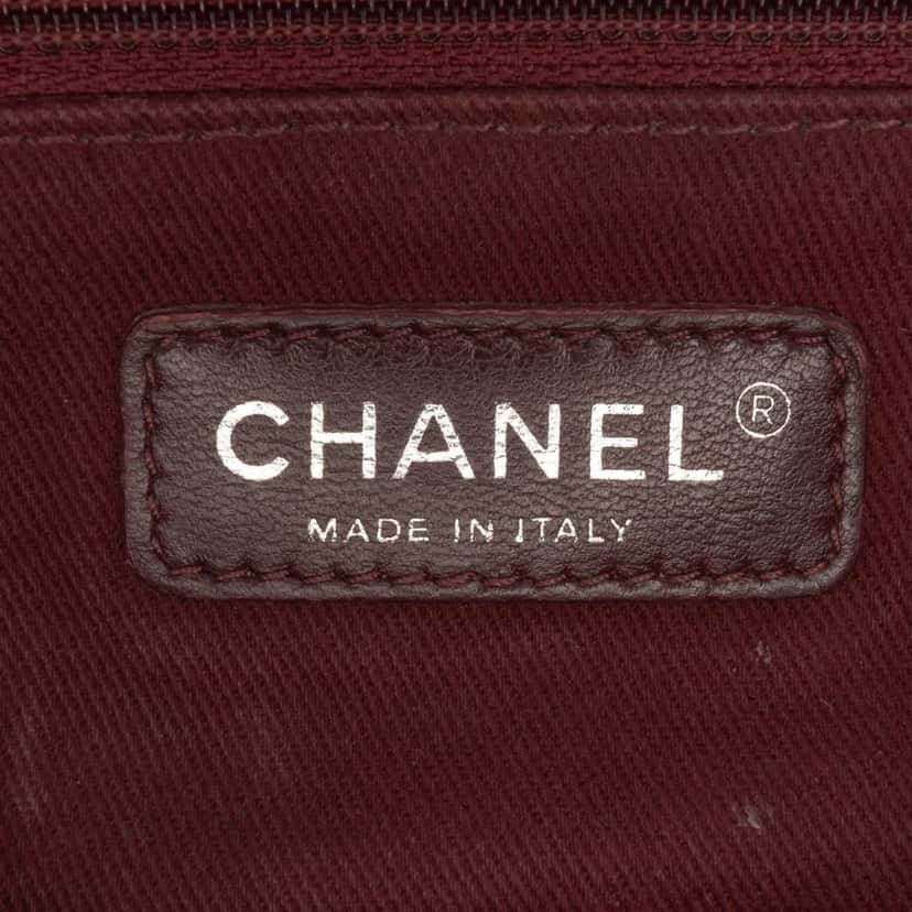 Chanel Chocolate Bar Iridescent Calfskin Bubble Flap Black Leather Good condition - Box View