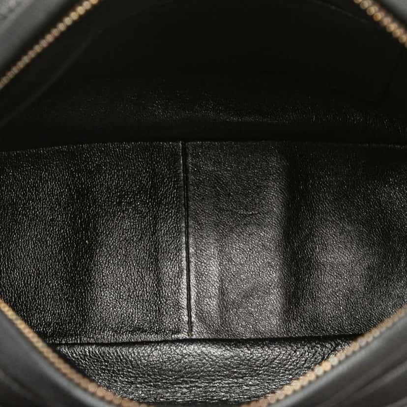 Chanel Quilted Lambskin Camera Bag Black Leather Good condition - Model View