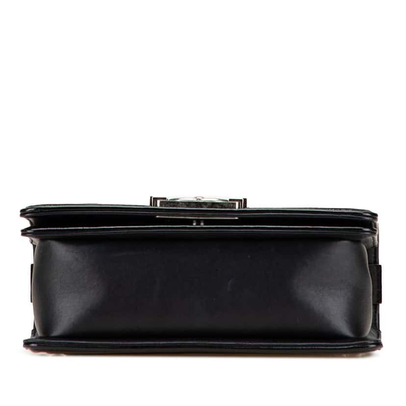 Chanel Small Quilted Patent Boy Flap Black Leather Good condition - Inside View