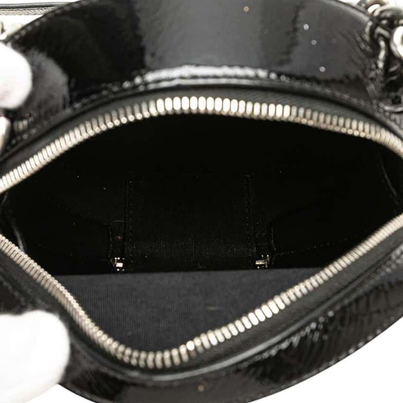 Chanel Patent Round As Earth Bag Black Leather Good condition - Model View