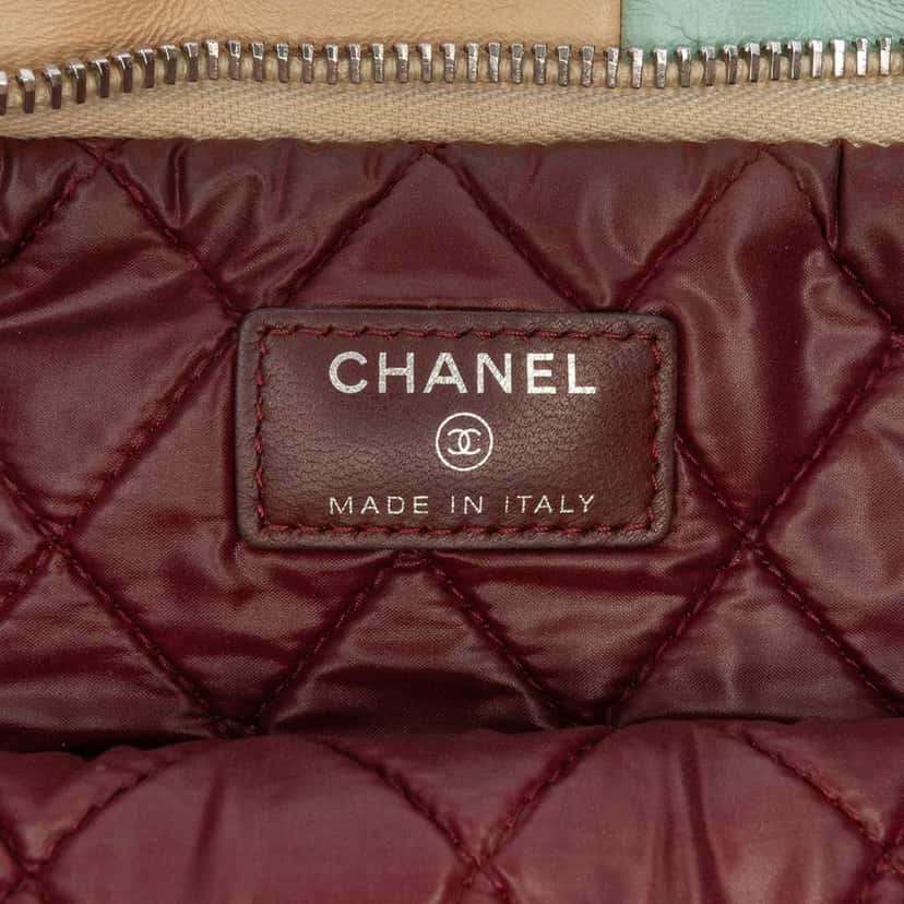 Chanel Large Lambskin Colorblock Patchwork O Case Brown Leather Good condition - Box View