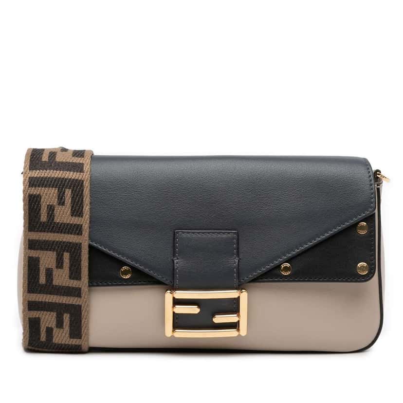 Fendi Medium Calfskin Flip Baguette Brown Leather Good condition - Front View