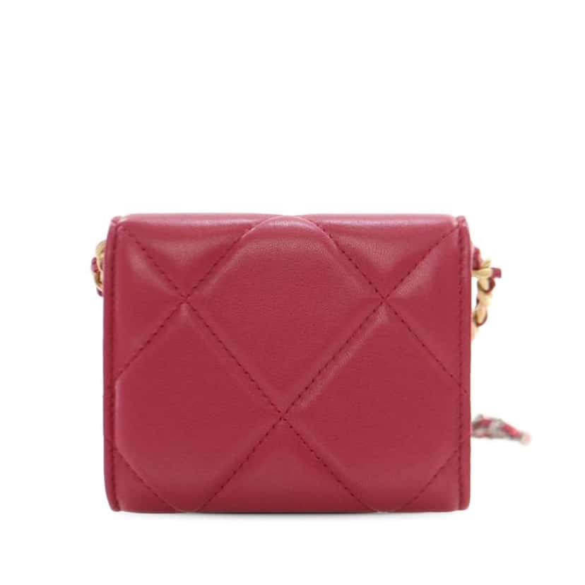 Chanel Quilted Lambskin Chanel 19 Card Holder On Chain Red Leather Very good condition - Back View