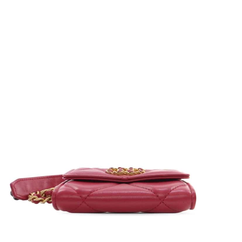Chanel Quilted Lambskin Chanel 19 Card Holder On Chain Red Leather Very good condition - Inside View