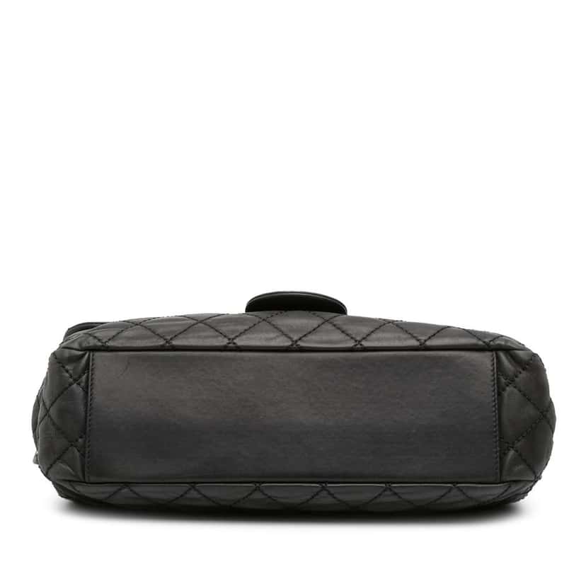 Chanel Large Quilted Iridescent Calfskin Coco Daily Flap Grey Leather Good condition - Inside View
