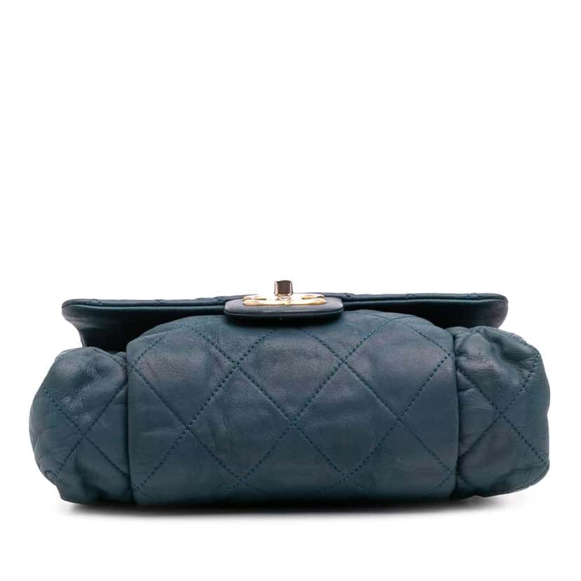 Chanel Small Iridescent Calfskin Chic Quilt Flap Blue Leather Good condition - Inside View