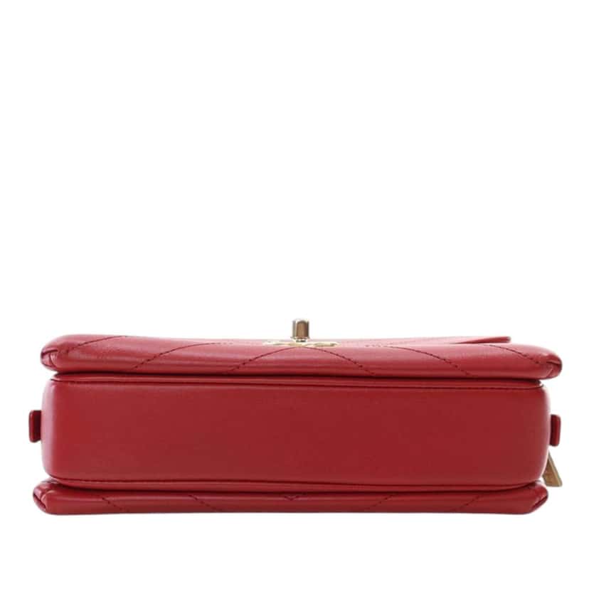 Chanel Small Chevron Lambskin Coco Envelope Flap Red Leather Good condition - Model View