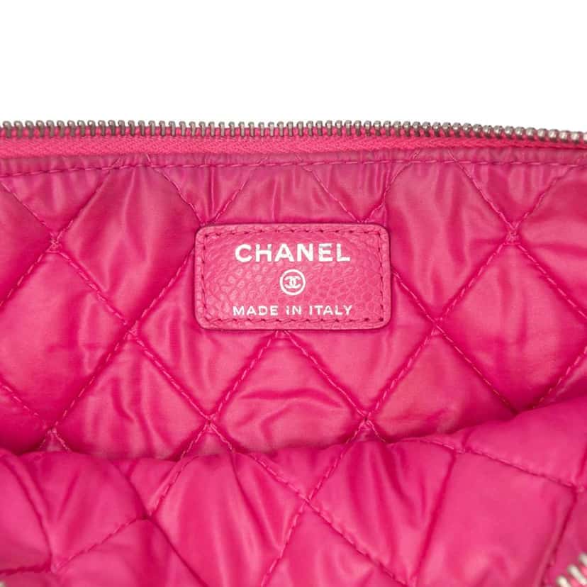 Chanel Small Quilted Caviar O Case Clutch Pink Leather Good condition - Box View