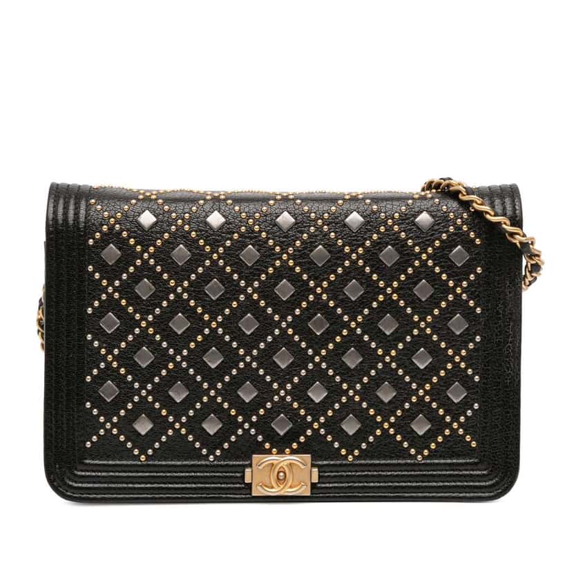 Chanel Studded Grained Calfskin Boy Wallet On Chain Black Leather Good condition - Front View
