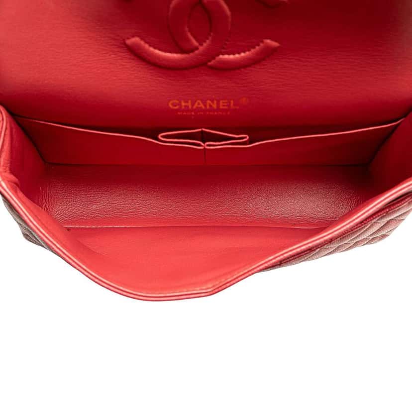 Chanel Medium Classic Caviar Double Flap Pink Leather Good condition - Model View